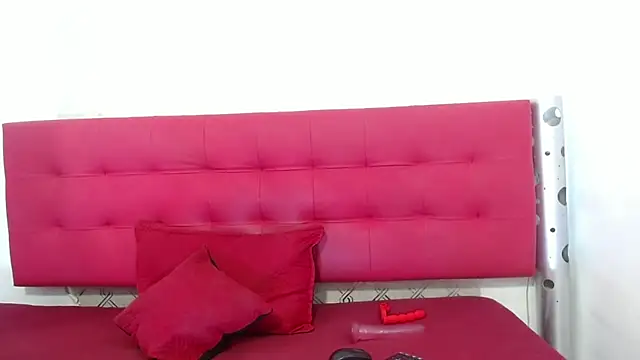 Snapshot of zhamira_21 chatting on 02/20/25, 07:52 zhamira 21 online show from 02/20/25, 07:52