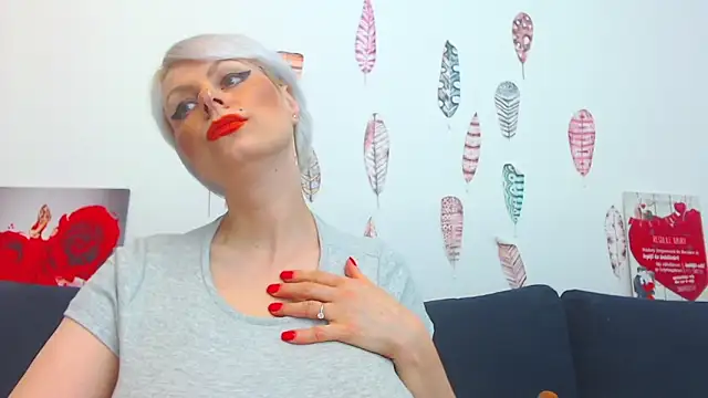 ForeverBarbie  online show from 09/12/25, 11:26