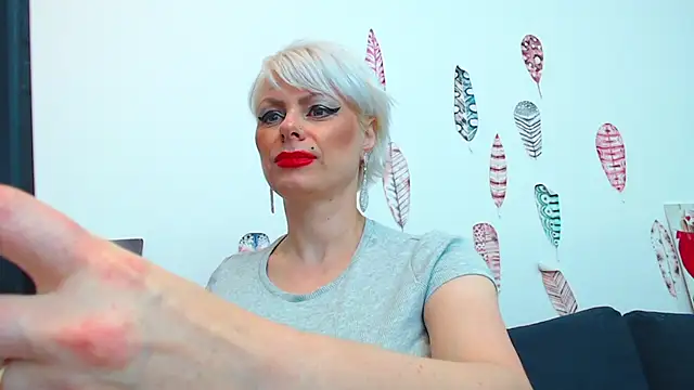 ForeverBarbie  online show from 09/19/25, 11:16