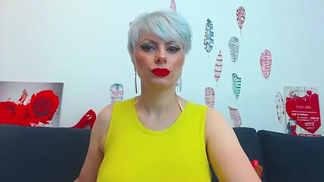 ForeverBarbie  online show from 10/13/25, 09:48