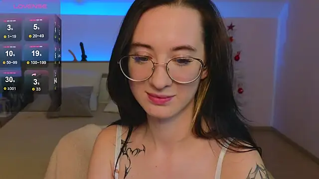 Snapshot of Dark_Lola_ chatting on 12/21/24, 12:59 Dark Lola online show from 12/21/24, 12:59