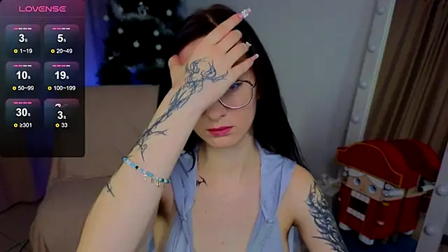 Snapshot of Dark_Lola_ chatting on 12/22/24, 09:44 Dark Lola online show from 12/22/24, 09:44