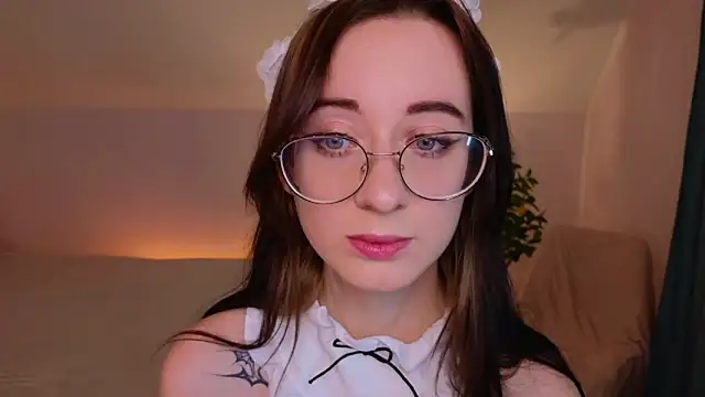 Snapshot of Dark_Lola_ chatting on 02/02/25, 12:57 Dark Lola online show from 02/02/25, 12:57
