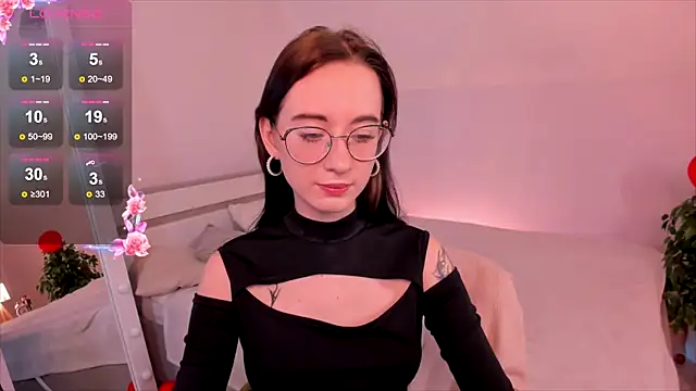 Snapshot of Dark_Lola_ chatting on 02/16/25, 09:37 Dark Lola online show from 02/16/25, 09:37