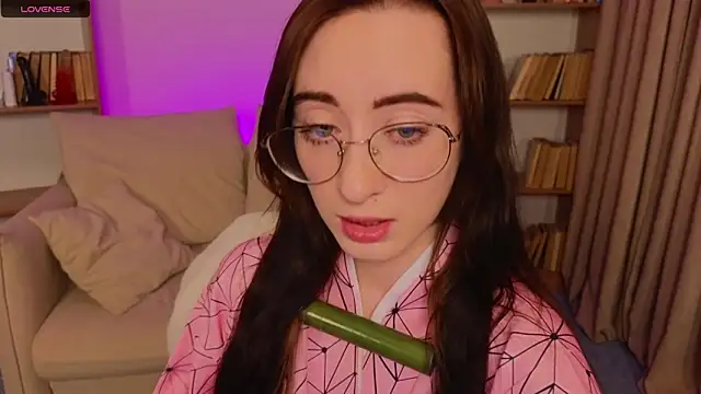 Snapshot of Dark_Lola_ chatting on 03/01/25, 06:35 Dark Lola online show from 03/01/25, 06:35