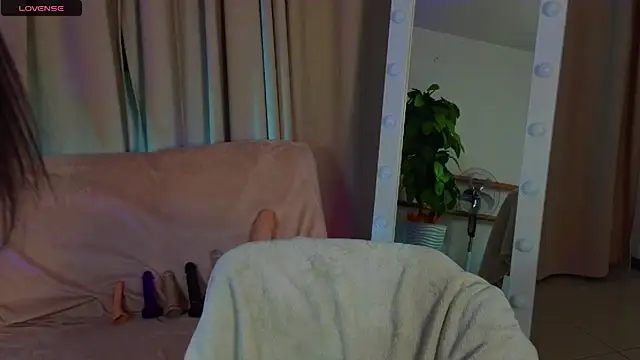Snapshot of Dark_Lola_ chatting on 03/05/25, 04:56 Dark Lola online show from 03/05/25, 04:56