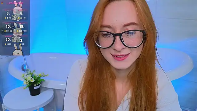 Snapshot of Dark_Lola_ chatting on 09/16/25, 02:01 Dark Lola online show from 09/16/25, 02:01