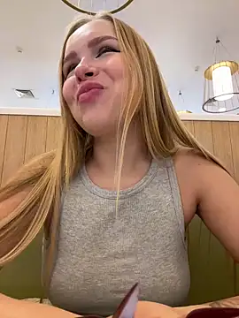 mur girl online show from 12/08/24, 09:02