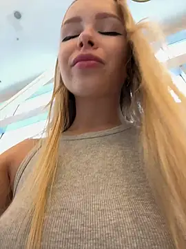 mur girl online show from 12/19/24, 09:40