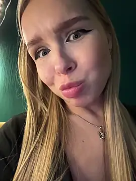 mur girl online show from 02/19/25, 11:28