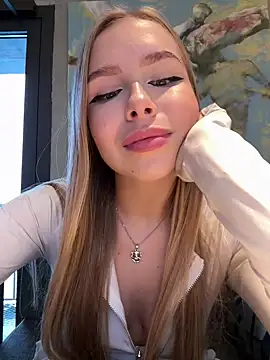 mur girl online show from 02/21/25, 11:44