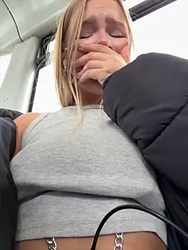 mur girl online show from 03/07/25, 10:24