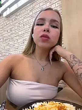 mur girl online show from 03/09/25, 10:19