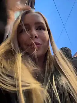 mur girl online show from 12/04/25, 01:20