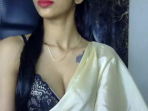 Snapshot of MAAYRA_09 chatting on 02/16/25, 02:54 MAAYRA 09 online show from 02/16/25, 02:54