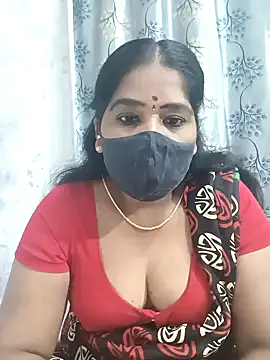 Snapshot of MaaliiiPonuTamil chatting on 01/26/25, 03:03 MaaliiiPonuTamil online show from 01/26/25, 03:03