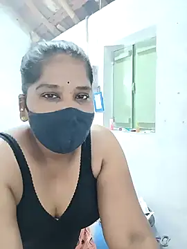 Snapshot of MaaliiiPonuTamil chatting on 01/27/25, 06:52 MaaliiiPonuTamil online show from 01/27/25, 06:52
