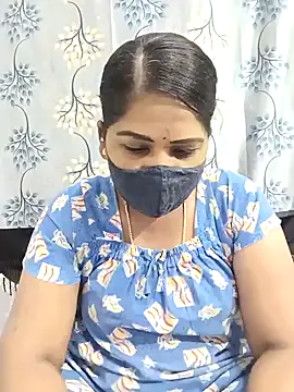 Snapshot of MaaliiiPonuTamil chatting on 02/08/25, 02:27 MaaliiiPonuTamil online show from 02/08/25, 02:27