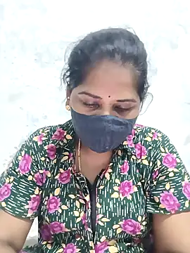 Snapshot of MaaliiiPonuTamil chatting on 02/11/25, 12:17 MaaliiiPonuTamil online show from 02/11/25, 12:17