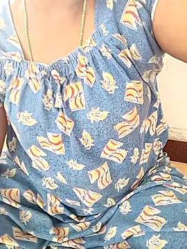 Snapshot of MaaliiiPonuTamil chatting on 02/27/25, 02:32 MaaliiiPonuTamil online show from 02/27/25, 02:32