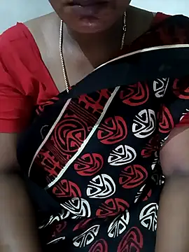 Snapshot of MaaliiiPonuTamil chatting on 03/03/25, 08:32 MaaliiiPonuTamil online show from 03/03/25, 08:32