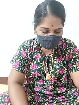 Snapshot of MaaliiiPonuTamil chatting on 03/08/25, 01:17 MaaliiiPonuTamil online show from 03/08/25, 01:17