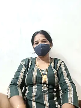 Snapshot of MaaliiiPonuTamil chatting on 03/19/25, 10:09 MaaliiiPonuTamil online show from 03/19/25, 10:09