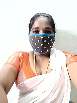 Snapshot of MaaliiiPonuTamil chatting on 09/22/25, 11:34 MaaliiiPonuTamil online show from 09/22/25, 11:34