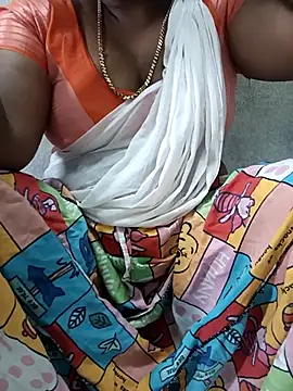 Snapshot of MaaliiiPonuTamil chatting on 09/23/25, 01:41 MaaliiiPonuTamil online show from 09/23/25, 01:41