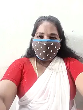 Snapshot of MaaliiiPonuTamil chatting on 09/28/25, 12:21 MaaliiiPonuTamil online show from 09/28/25, 12:21