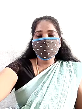 Snapshot of MaaliiiPonuTamil chatting on 09/29/25, 01:55 MaaliiiPonuTamil online show from 09/29/25, 01:55