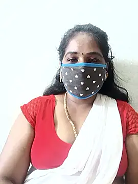 Snapshot of MaaliiiPonuTamil chatting on 10/09/25, 05:49 MaaliiiPonuTamil online show from 10/09/25, 05:49