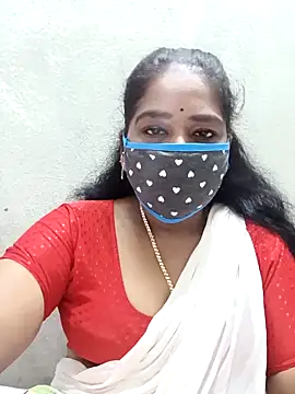 Snapshot of MaaliiiPonuTamil chatting on 10/11/25, 12:54 MaaliiiPonuTamil online show from 10/11/25, 12:54