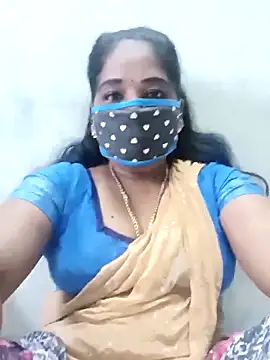 Snapshot of MaaliiiPonuTamil chatting on 10/18/25, 01:19 MaaliiiPonuTamil online show from 10/18/25, 01:19