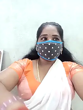 Snapshot of MaaliiiPonuTamil chatting on 10/19/25, 01:17 MaaliiiPonuTamil online show from 10/19/25, 01:17