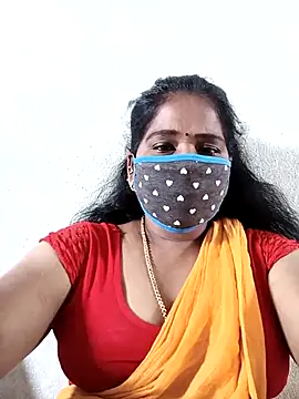 Snapshot of MaaliiiPonuTamil chatting on 10/20/25, 07:42 MaaliiiPonuTamil online show from 10/20/25, 07:42
