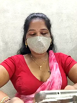Snapshot of MaaliiiPonuTamil chatting on 04/29/26, 02:04 MaaliiiPonuTamil online show from 04/29/26, 02:04
