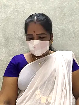 Snapshot of MaaliiiPonuTamil chatting on 05/05/26, 04:48 MaaliiiPonuTamil online show from 05/05/26, 04:48