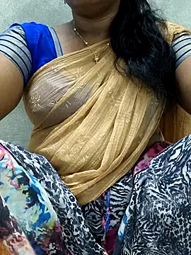 Snapshot of MaaliiiPonuTamil chatting on 05/07/26, 01:33 MaaliiiPonuTamil online show from 05/07/26, 01:33