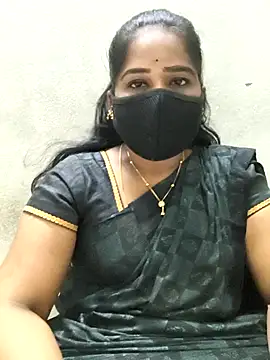 Snapshot of MaaliiiPonuTamil chatting on 05/08/26, 05:29 MaaliiiPonuTamil online show from 05/08/26, 05:29
