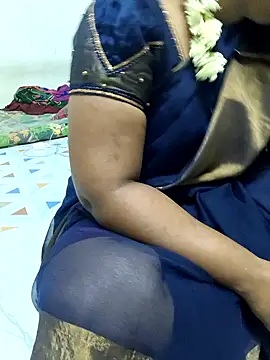 Snapshot of MaaliiiPonuTamil chatting on 05/19/26, 04:57 MaaliiiPonuTamil online show from 05/19/26, 04:57