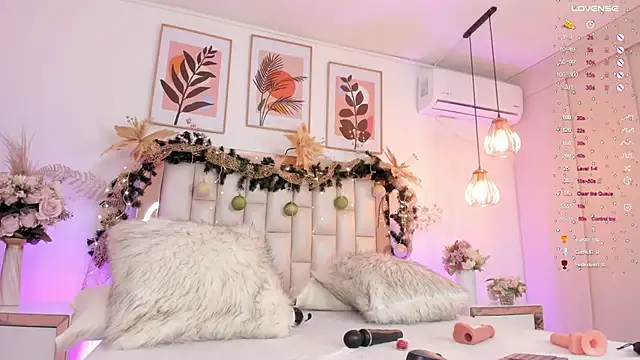 Snapshot of Kim_miller4 chatting on 12/23/24, 11:06 Kim miller4 online show from 12/23/24, 11:06