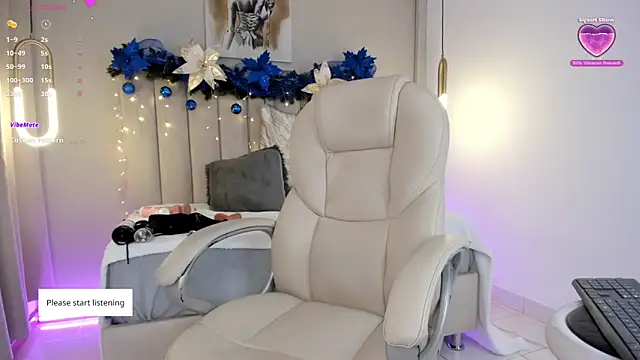 Snapshot of Sophia_Clark8 chatting on 12/03/24, 10:51 Sophia Clark8 online show from 12/03/24, 10:51