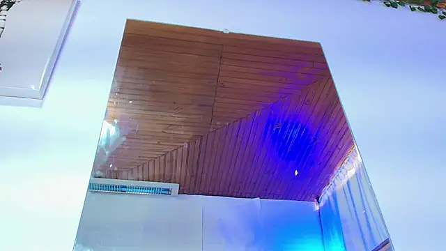 Snapshot of Naia_x chatting on 11/06/25, 07:59 Naia x online show from 11/06/25, 07:59