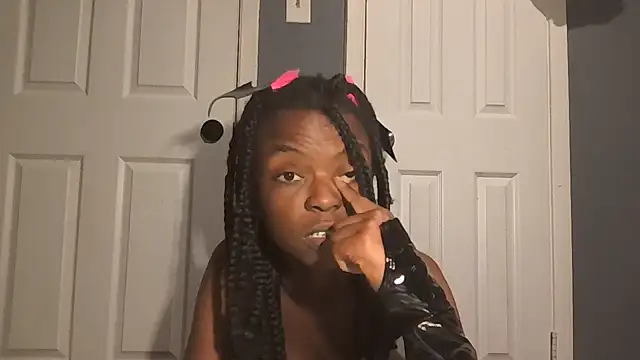 Snapshot of BlissTheeSiren chatting on 09/28/25, 05:29 BlissTheeSiren online show from 09/28/25, 05:29