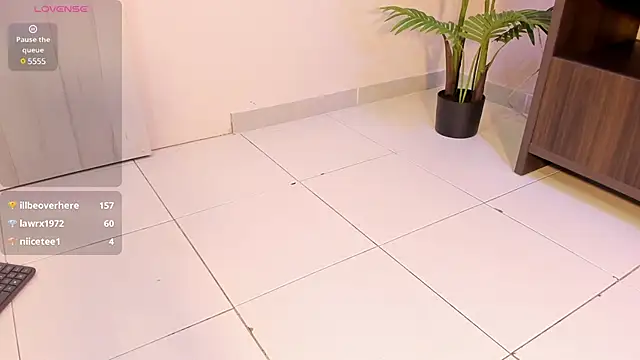 lupeebony online show from 02/27/25, 10:42