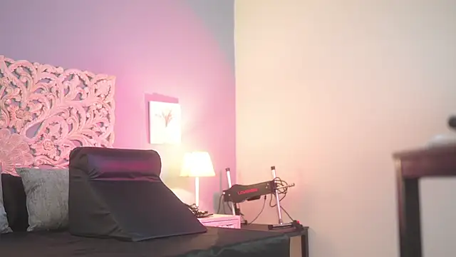 lupeebony online show from 09/10/25, 07:14