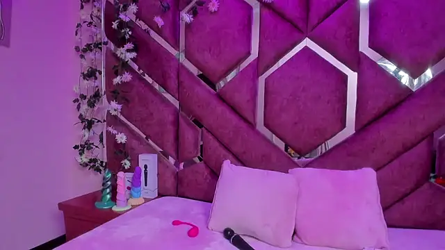 Victoria Rossy online show from 02/25/26, 08:29