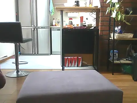 Snapshot of Nicetomeetyoubb chatting on 04/14/26, 05:02 Nicetomeetyoubb online show from 04/14/26, 05:02