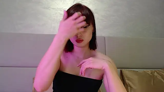 Snapshot of MiaRie chatting on 11/16/25, 05:18 MiaRie online show from 11/16/25, 05:18